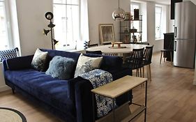 A Stylish Apartment In The Centre Of Town